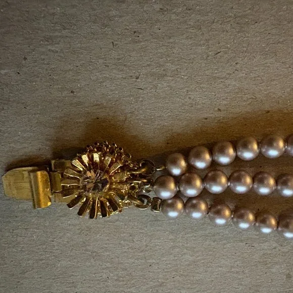 NWOT signed Miriam Haskell triple strand pearl and floral bead bracelet - Picture 7 of 9